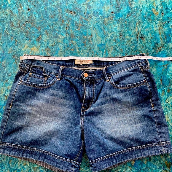 Old Navy Jean Shorts - Picture 3 of 6